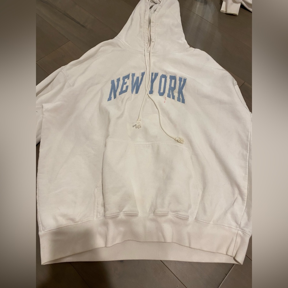 Brandy Melville new york hoodie little stain on front